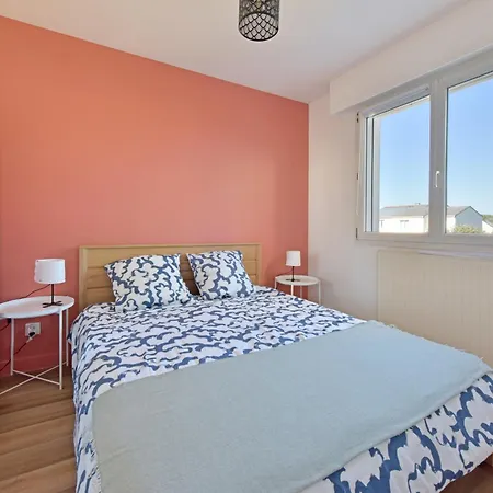 Grand Loc Maison Renovee 8 A 10p, 400m * לה טורבל